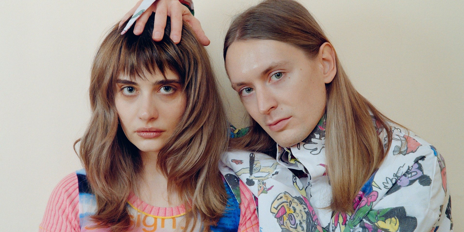 Coals otwierają nowy rozdział - „traces” z gościnnym udziałem Moliny łączy dream pop z pulsującą alternatywą