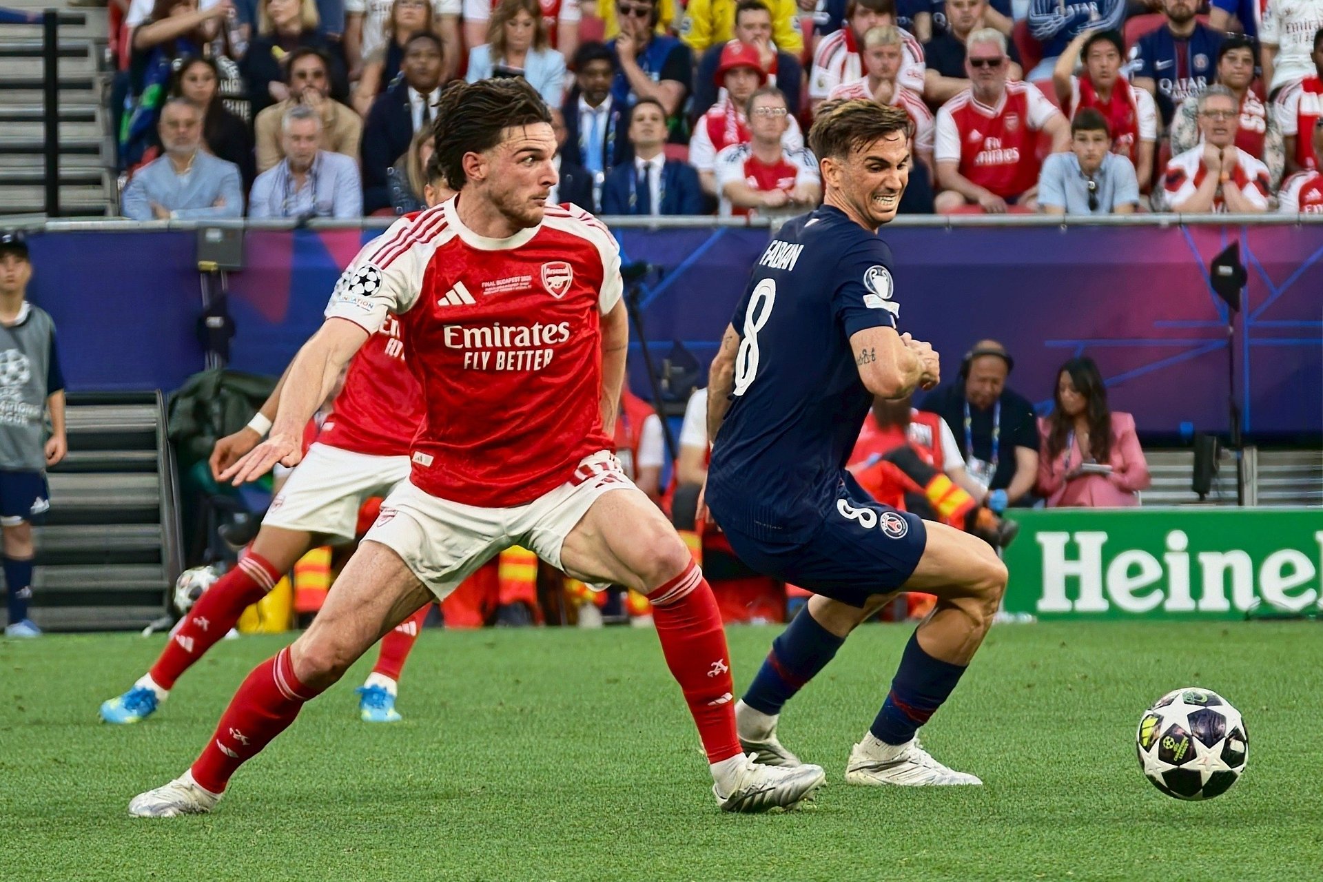 Aproveita a Oportunidade e Cria o Teu Momento: OPPO celebra cultura do futebol com tecnologia na Final da Liga dos Campeões da UEFA