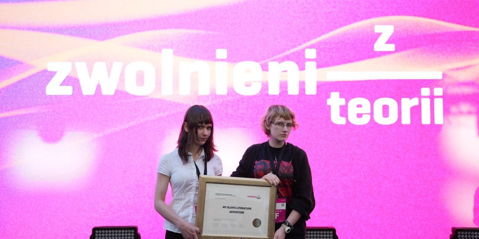 Młodzież zachęca do czytania lektur i uczy rówieśników o cyberbezpieczeństwie. Za nami XII Wielki Finał Zwolnionych z Teorii