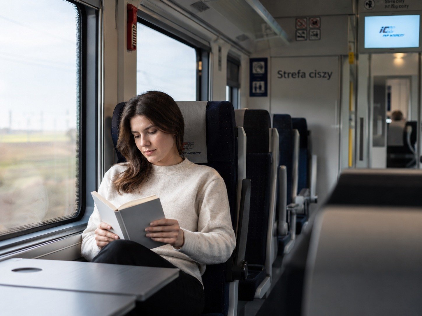 Empik i PKP Intercity zachęcają do czytania w podróży. Książki pojawiły się w wybranych pociągach