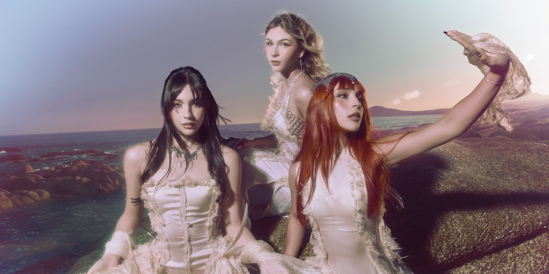 The Warning zapowiedziały nowy album „Everything’s Falling”