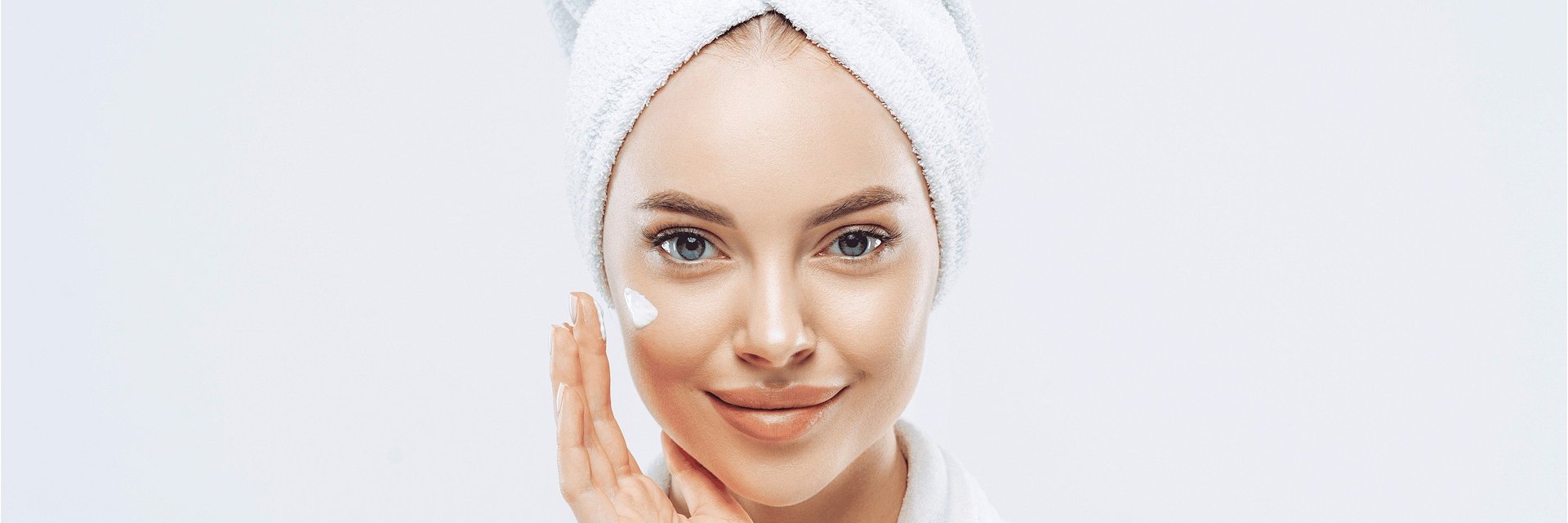 Leading Aesthetic Medical Doctor Fact-Checks 7 Viral Social Media Beauty Trends