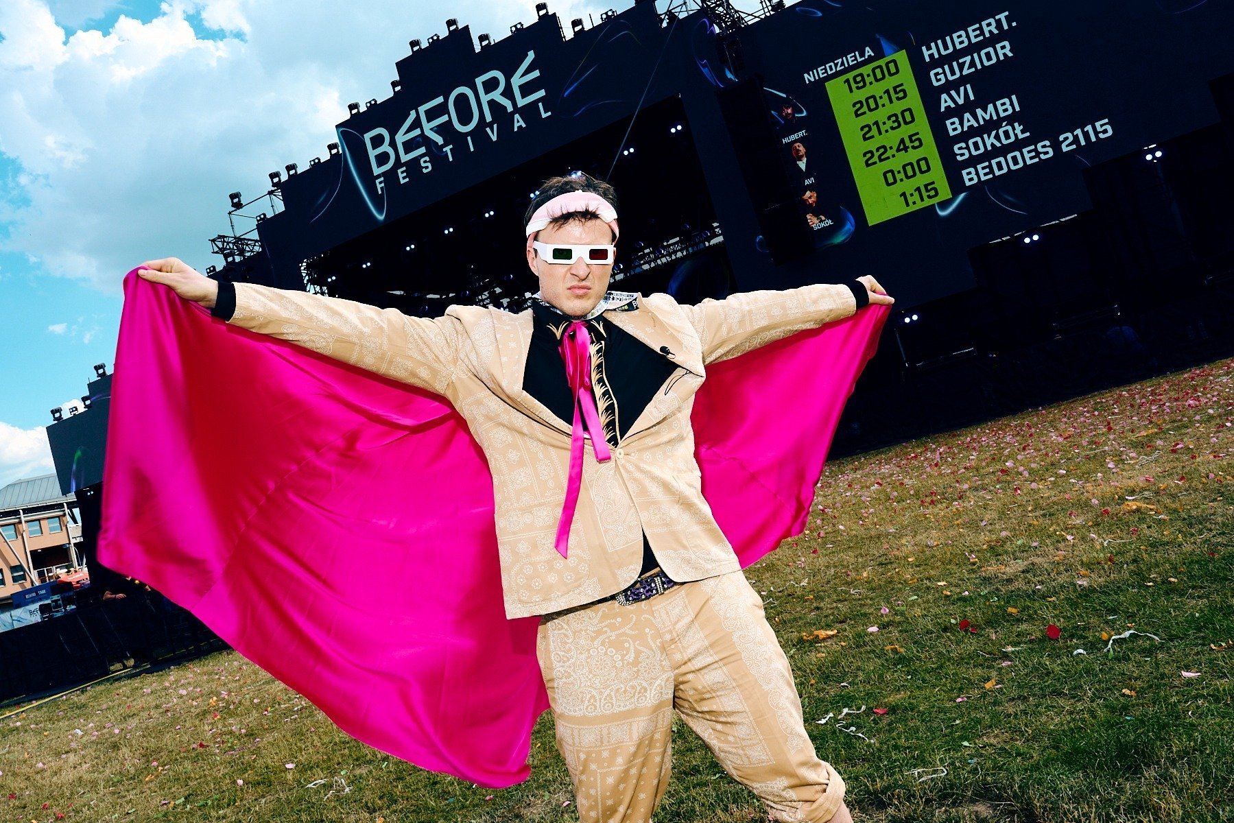 CANAL + X BEFORE FESTIVAL. Od faktur do rapowej sceny – księgowy Seba z Kropliczanki spełnia marzenia!