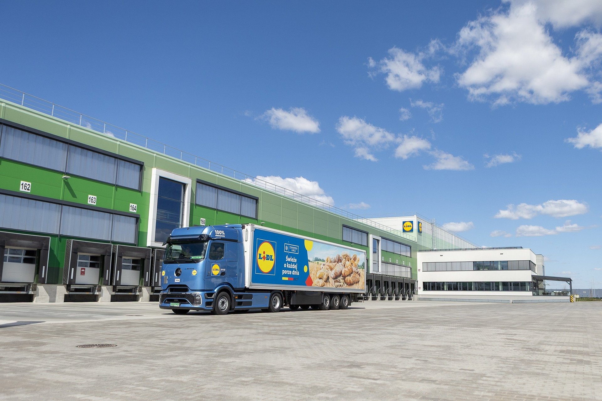 Lidl elektryfikuje transport. Nowy krok ku minimalizowaniu emisji