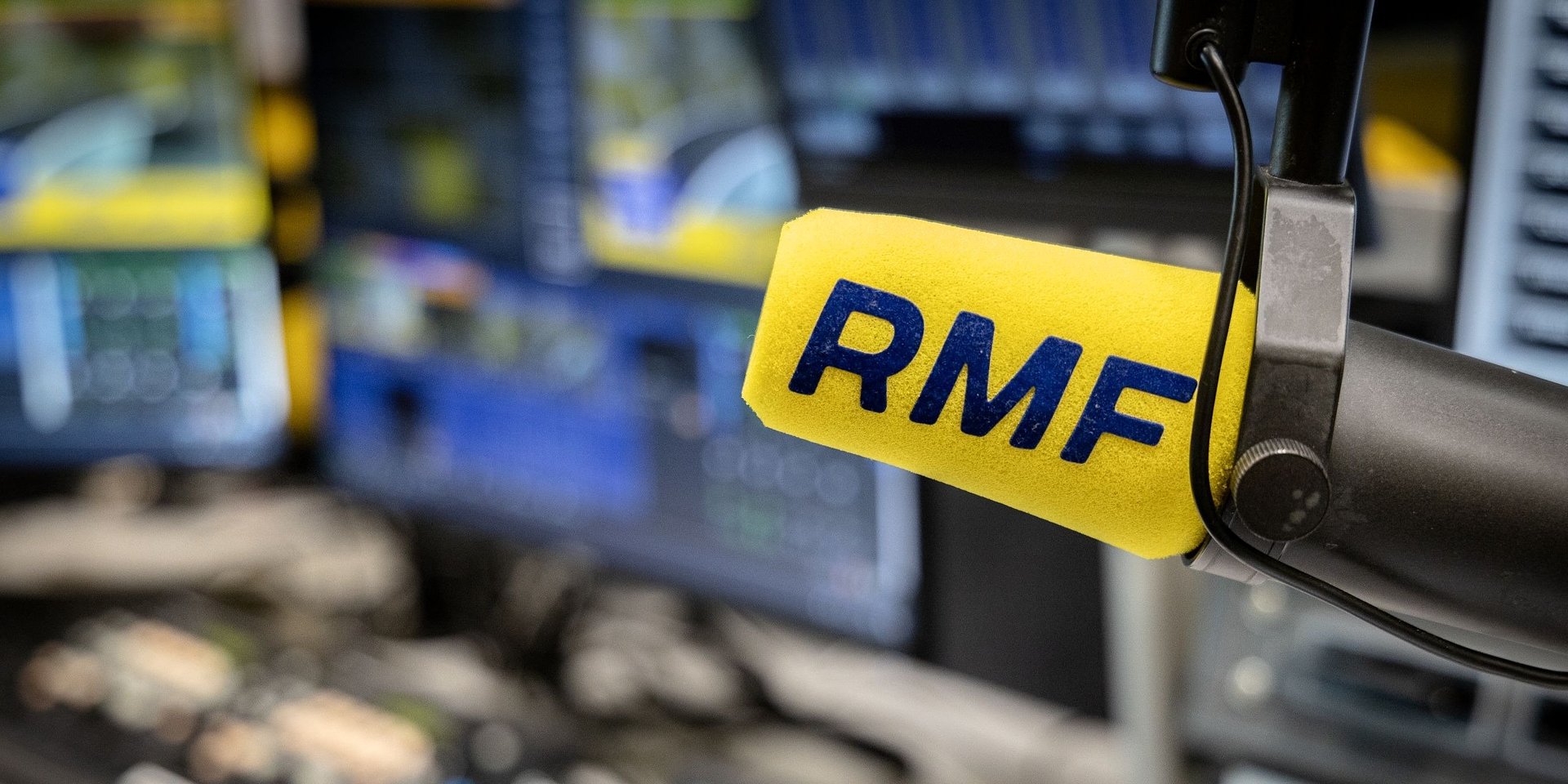 RMF FM startuje z letnią ramówką. Stacja zapowiada wakacyjne pasma, podcasty i akcje ze słuchaczami