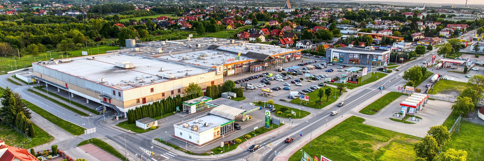 Handel przyciągnął jedną trzecią inwestycji. Rozwija się przede wszystkim w małych miastach