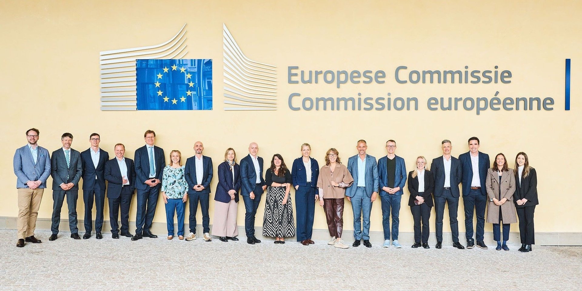 Docplanner, matriz de Doctoralia, pide una regulación europea unificada para impulsar la IA en el sector sanitario y mejorar la atención al paciente