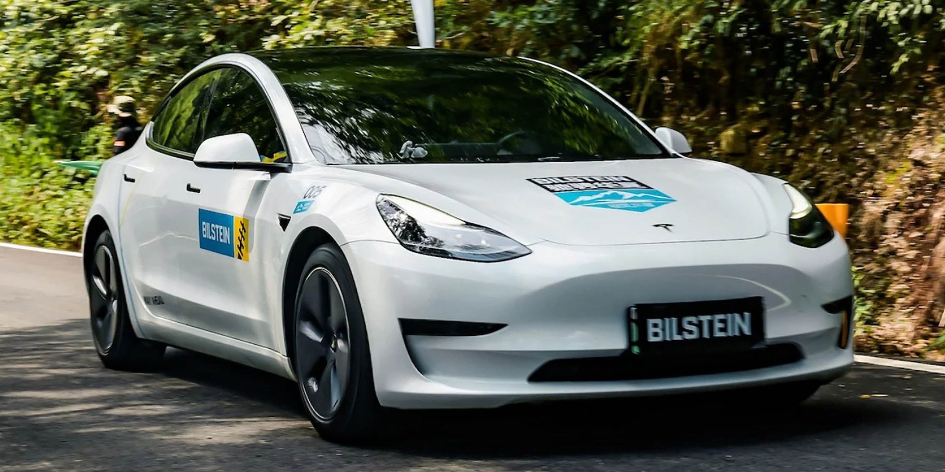 Sportowe zawieszenia BILSTEIN dla Tesli Model 3 i Tesli Model Y!