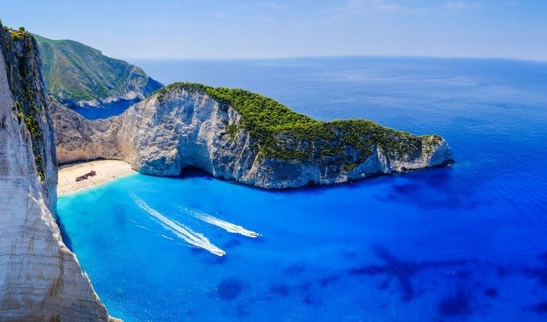 Sulle rotte di Ulisse: il trend del set-jetting riaccende il turismo del Mediterraneo