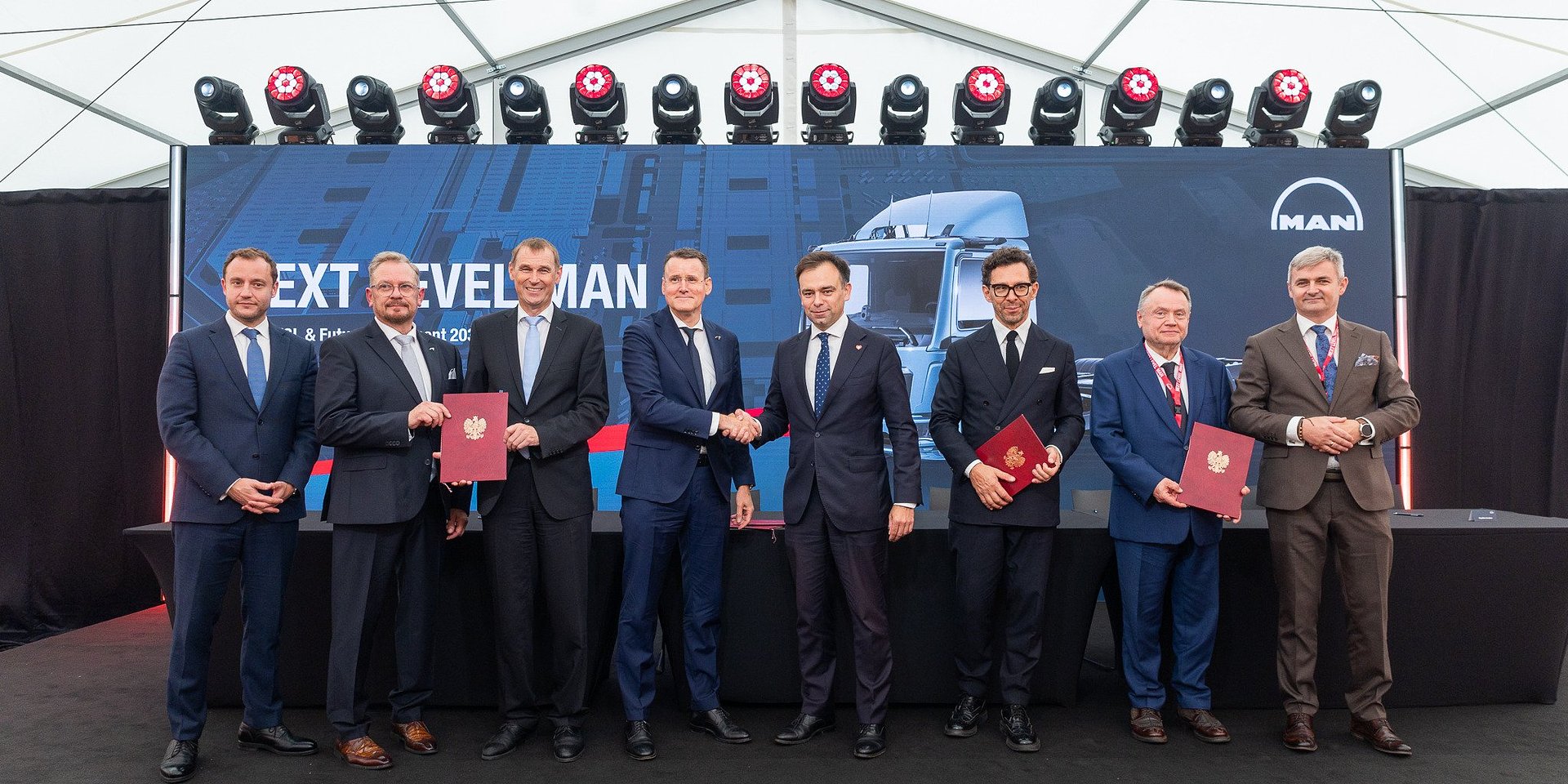 MAN zainwestuje 1,2 mld euro w Niepołomicach. Ruszyła produkcja elektrycznej ciężarówki