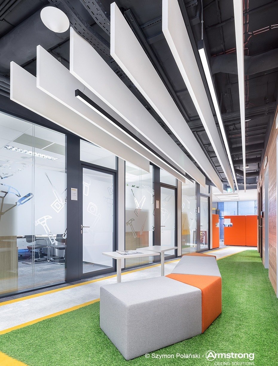 Dlaczego akustyka i ochrona przeciwpożarowa są tak ważne w ciągach komunikacyjnych? Projektowanie korytarzy