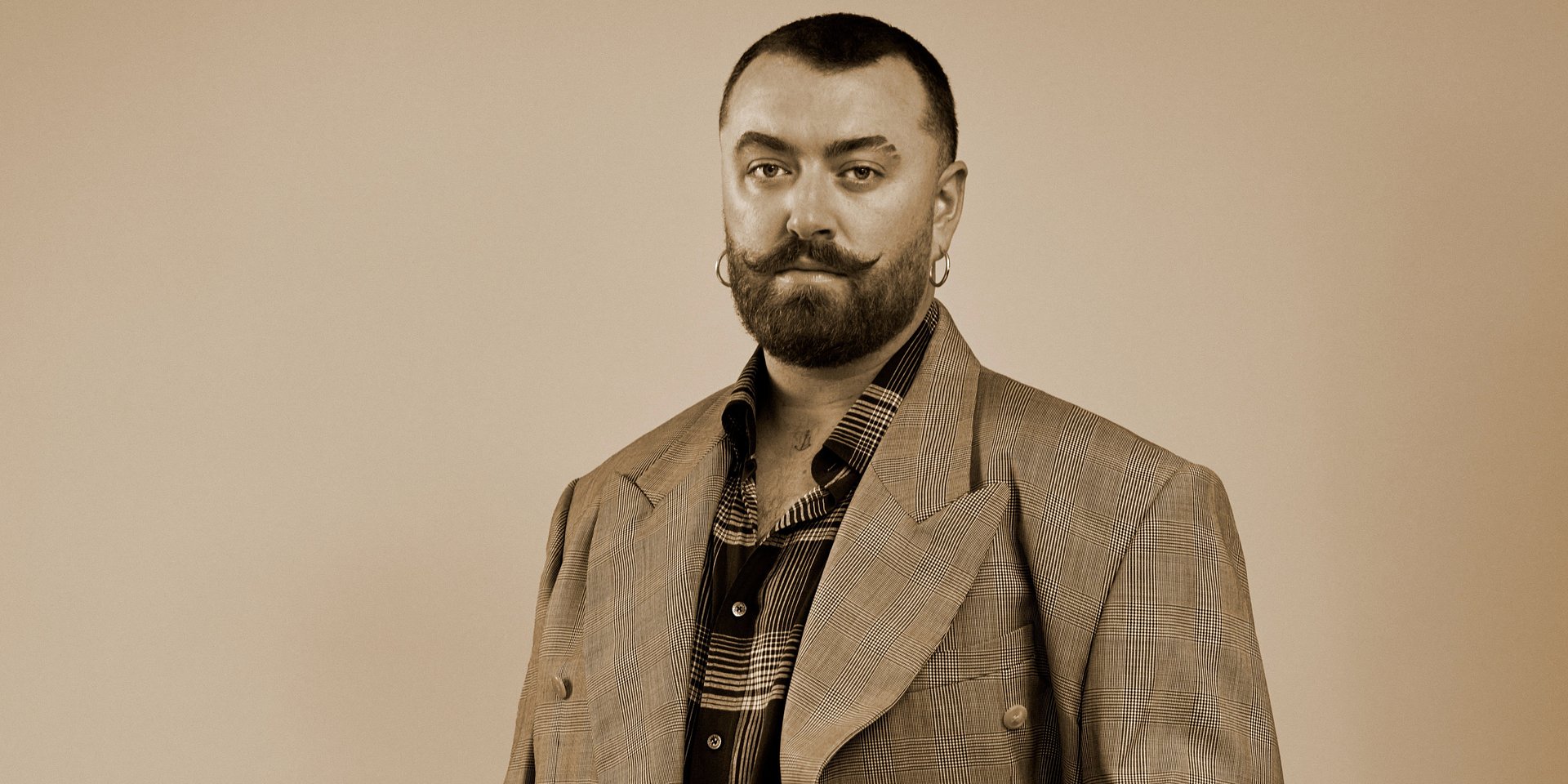 Sam Smith prezentuje monumentalny singiel „Oh Mother” z udziałem 28-osobowego chóru