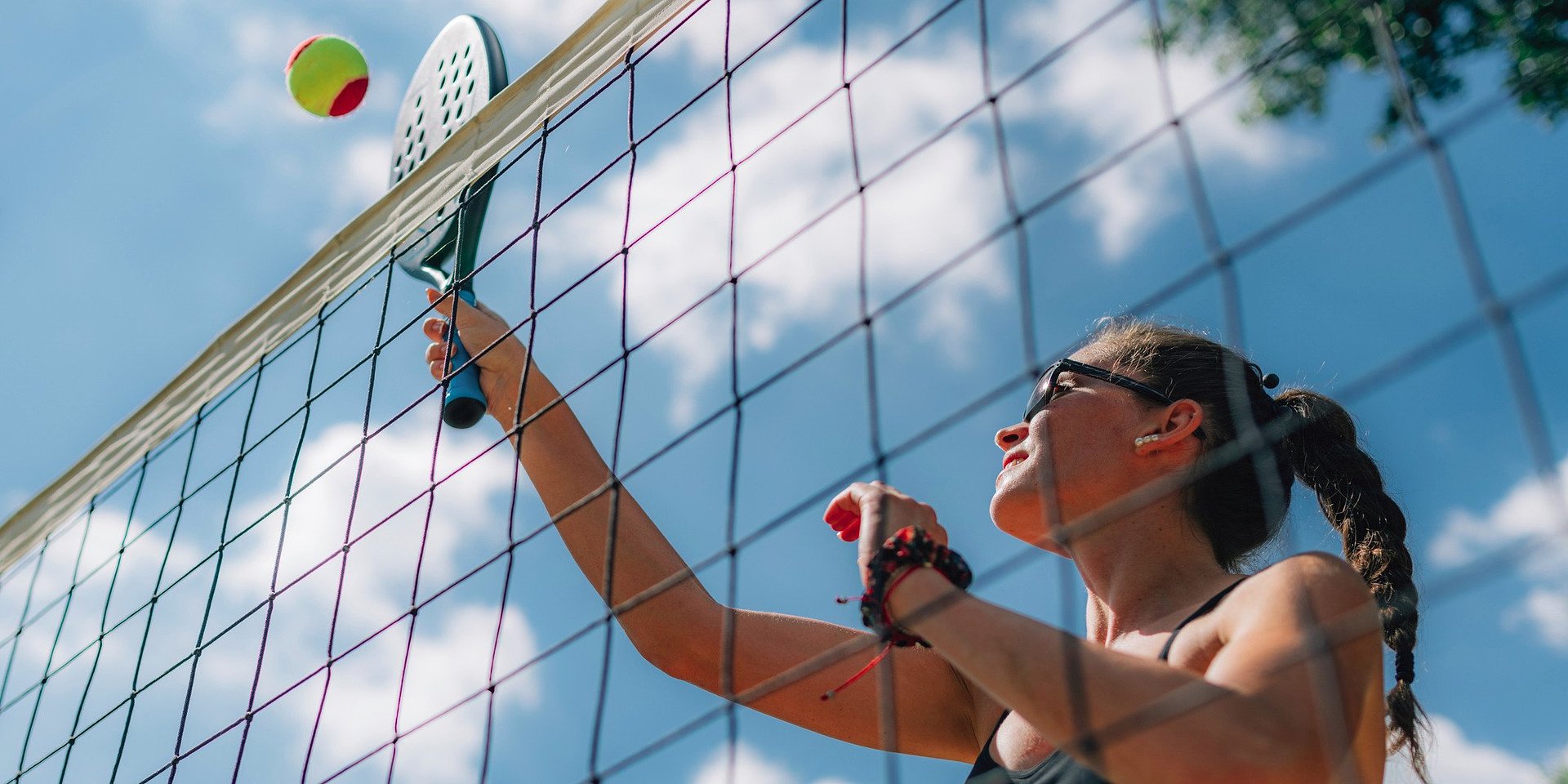 Bałtyk w wersji active – tego lata na polskich plażach panuje sportowa energia