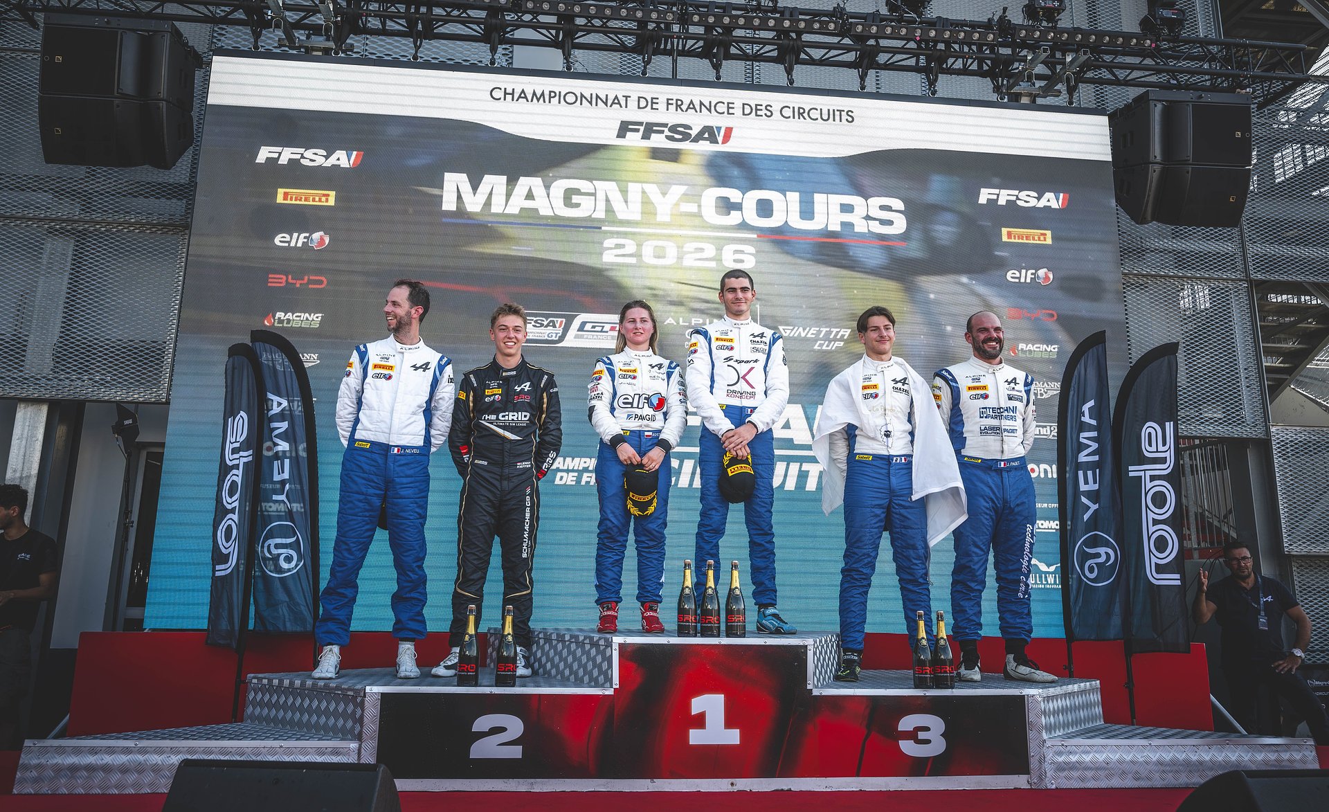 Pierwsza kobieta z dwoma zwycięstwami w Alpine ELF Cup Series. Gosia Rdest triumfuje na Magny-Cours