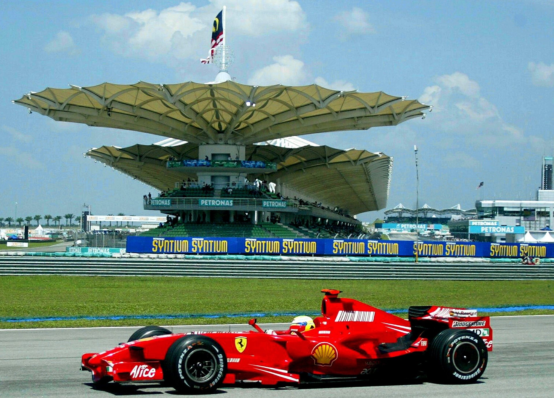 Beyond the Grand Prix: Turn Malaysia’s F1 Return into an Unforgettable Holiday