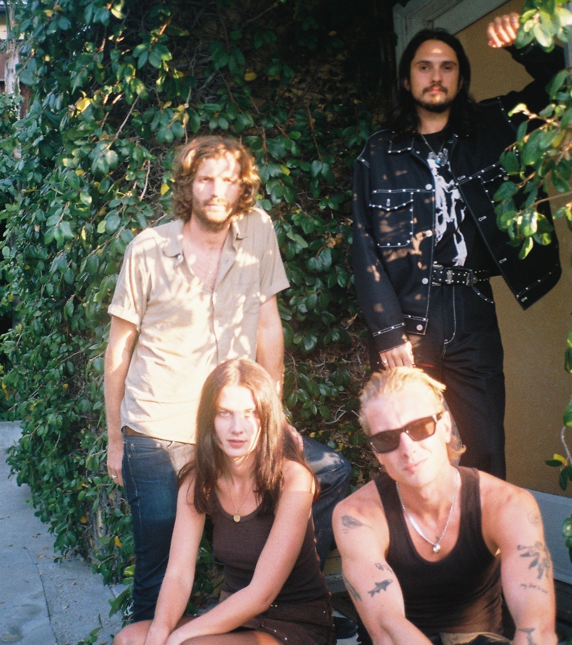 Wolf Alice prezentują "The Clearing (B Sides)