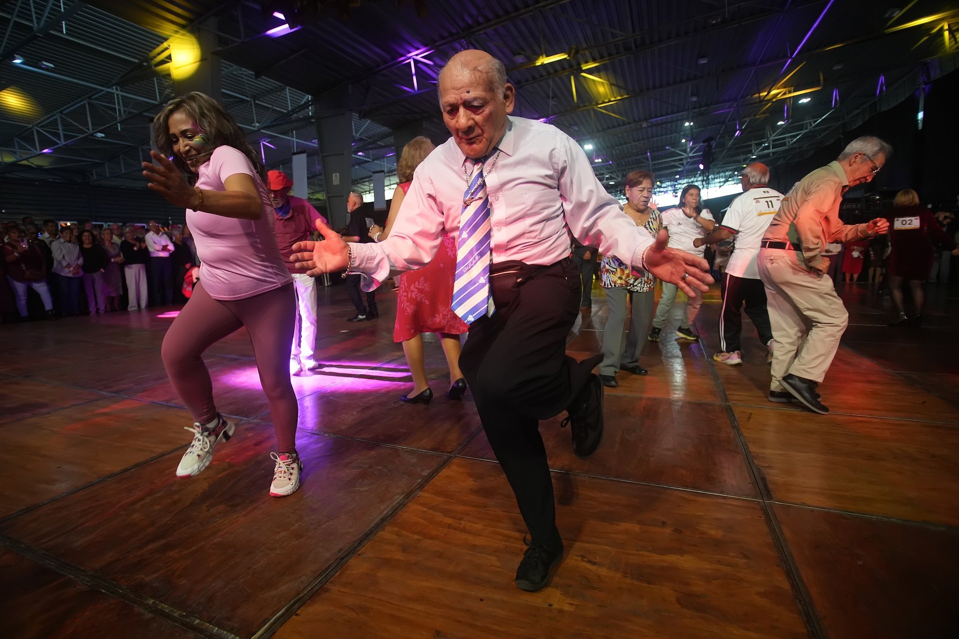 Fundación OCESA celebra a las personas adultas mayores con su tradicional baile Festejando a los Grandes