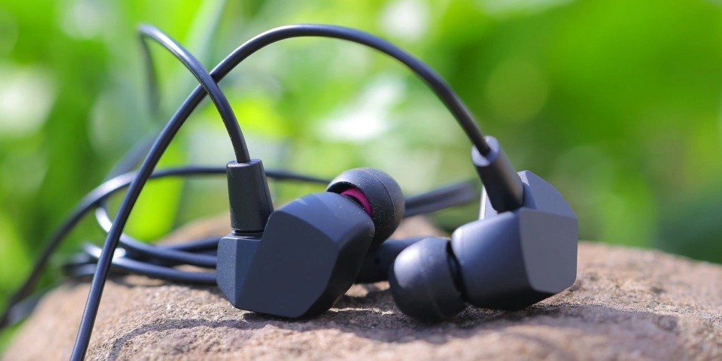Audiophile Heaven - Final Audio VR3000 IEMS Review - One For All, All For Gaming