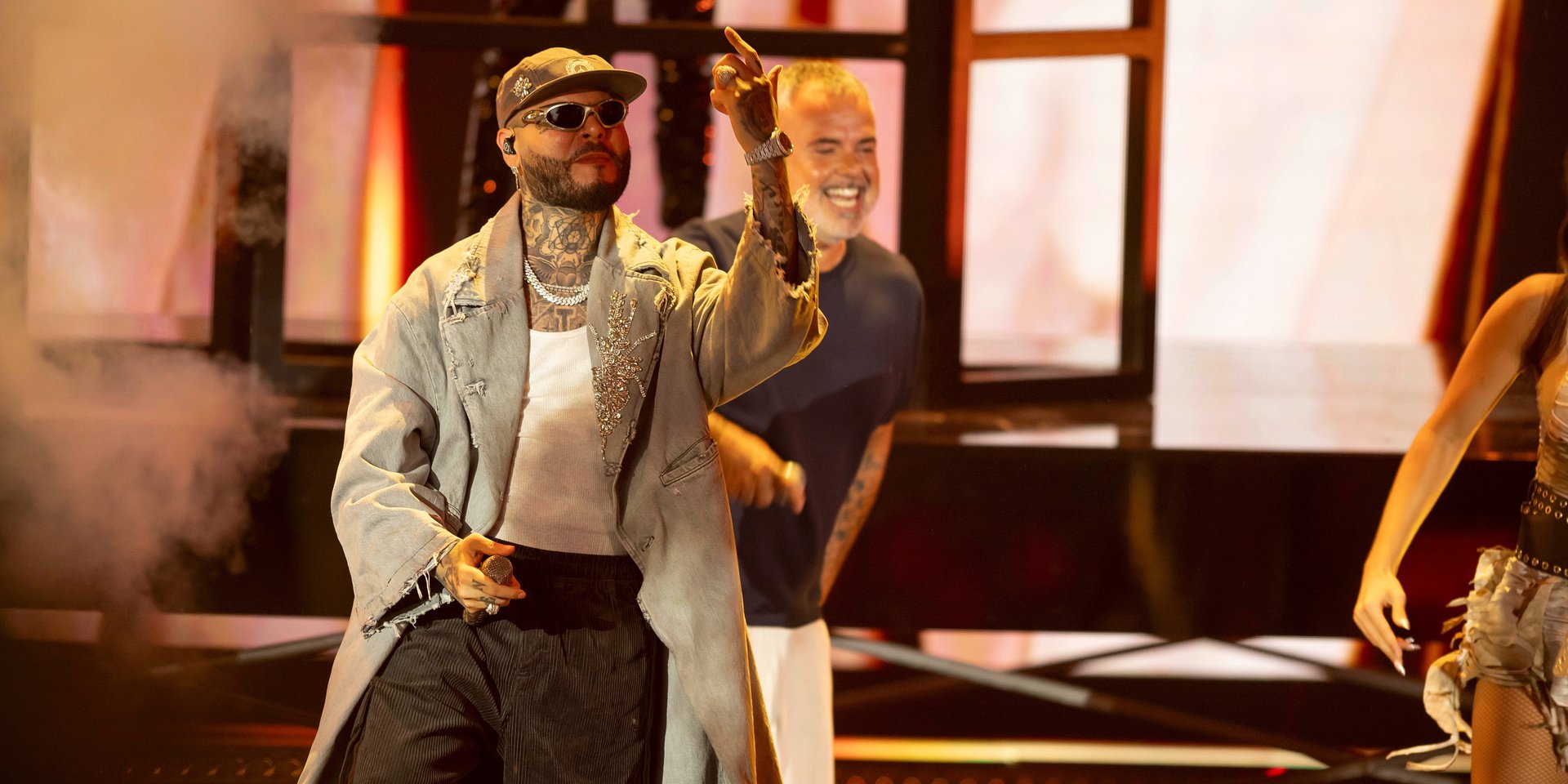 Farruko celebra una gran noche en Premios Juventud con triunfo a Mejor Dance Track y una histórica presentación de apertura