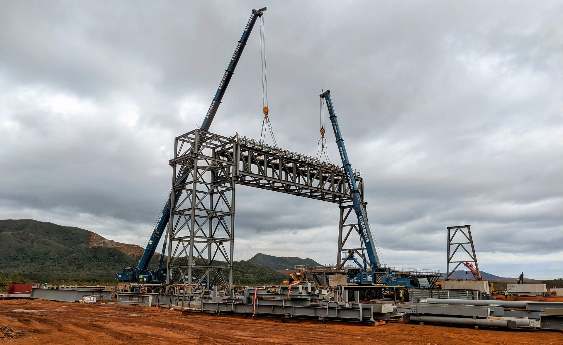 Australia’s industrial and mining sector, with exports exceeding $383 billion, drives demand for overland transport for mega-structures