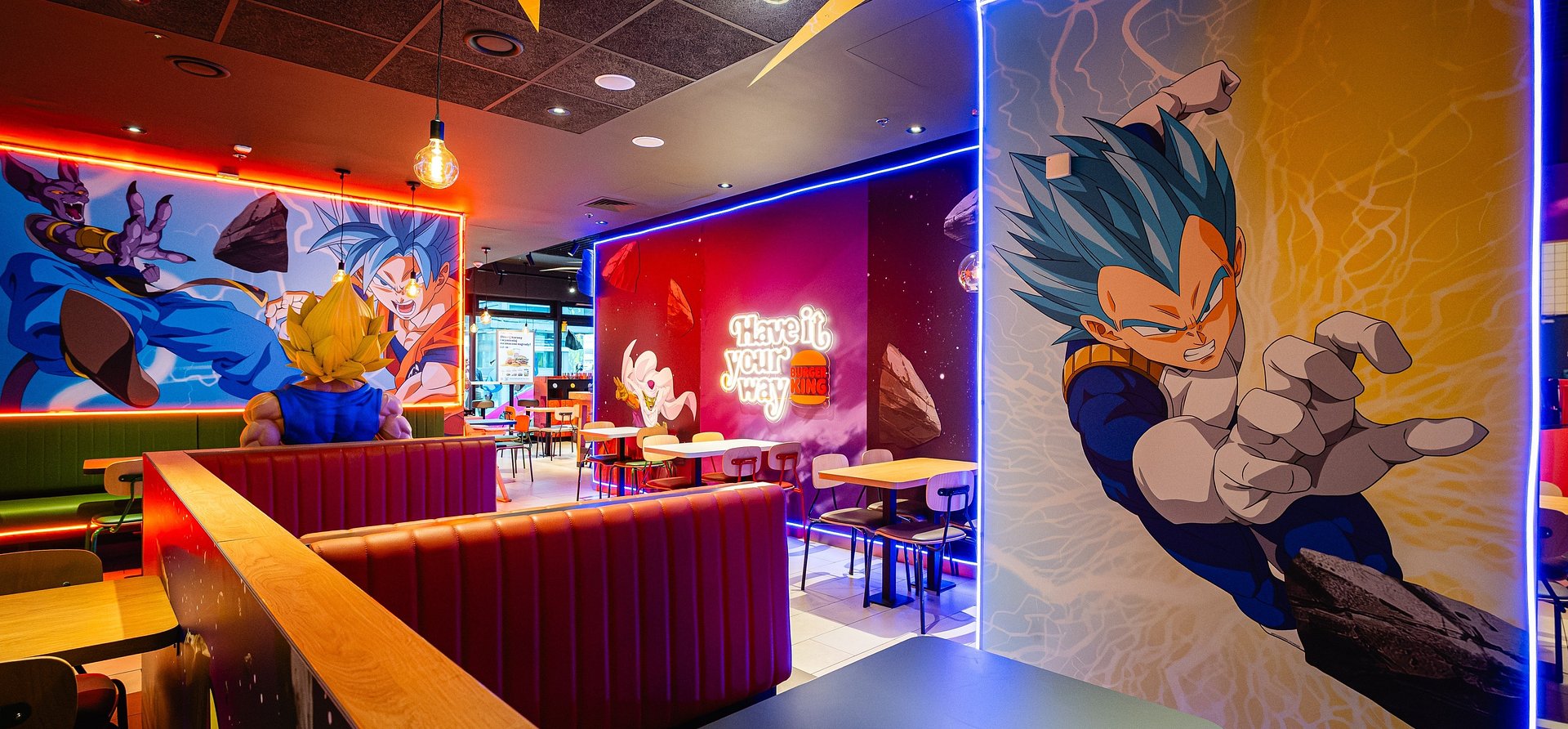 [ZDJĘCIA] Kraków osiągnął poziom Super Saiyan. Burger King® otworzył restaurację inspirowaną światem „Dragon Ball Super”