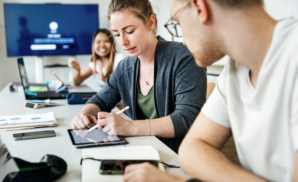 Novo estudo da Sophos: 84% dos MSP preveem aumento da procura por serviços de CISO, num contexto de ambientes de segurança cada vez mais complexos e com riscos associados à IA