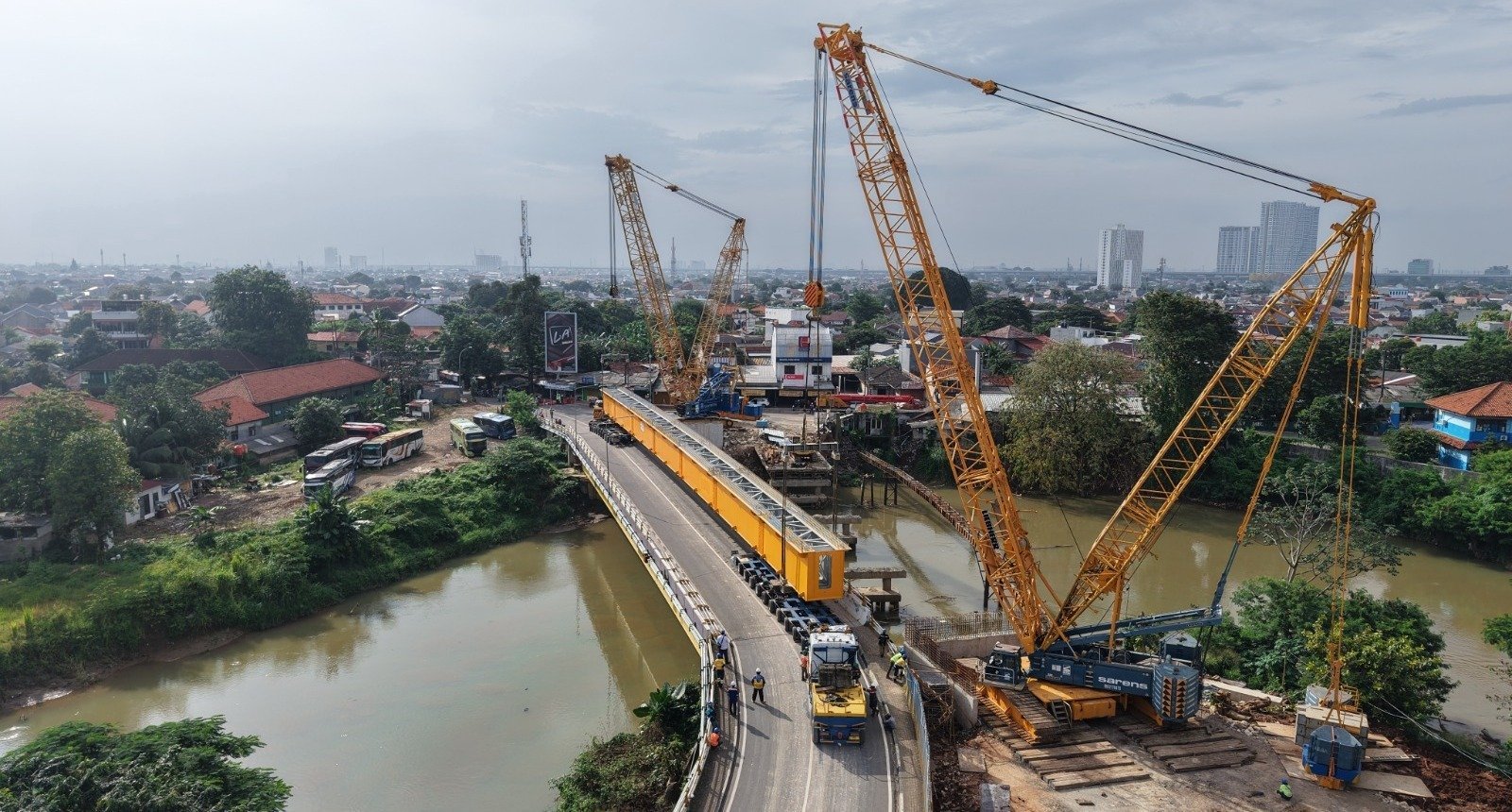 Sarens completes the installation of bridge girders in Bekasi to boost infrastructure connectivity in Indonesia