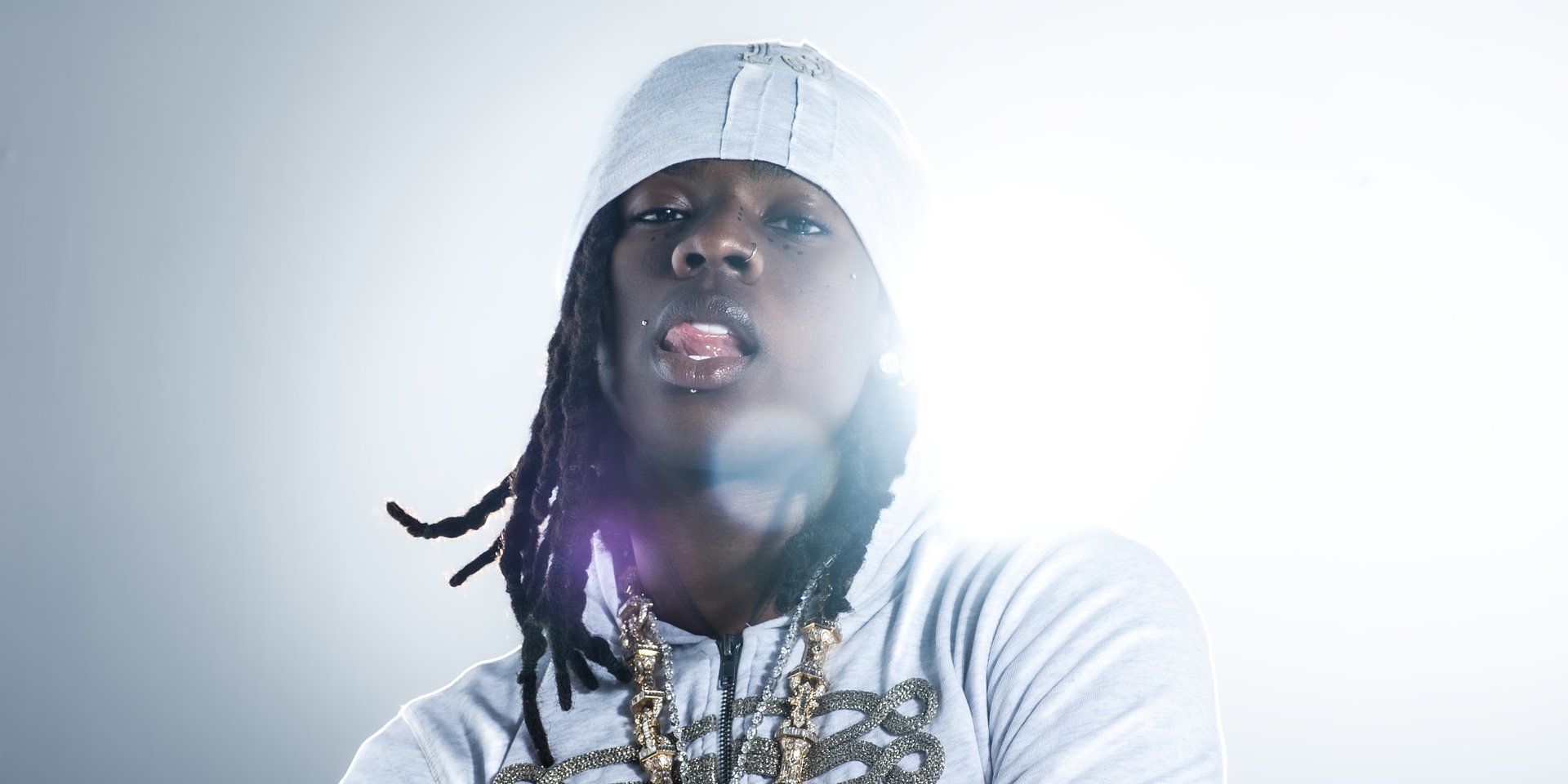 Rema ciągle na parkiecie. „Oh No” to konpa, reggaeton, dancehall i afropop w jednym