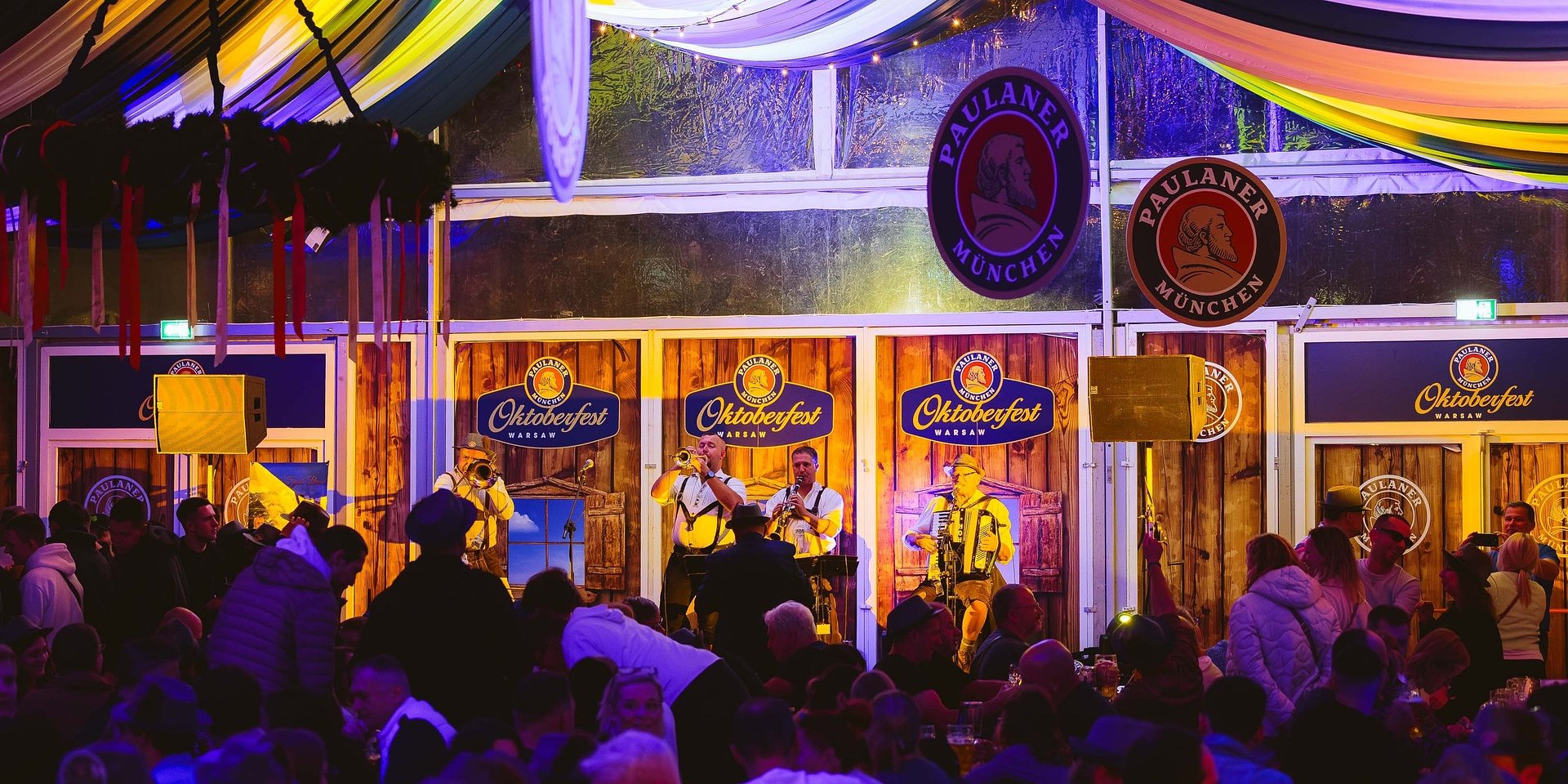 Oktoberfest wraca do Elektrowni Powiśle. Dwa weekendy muzyki, tańca i festiwalowych smaków
