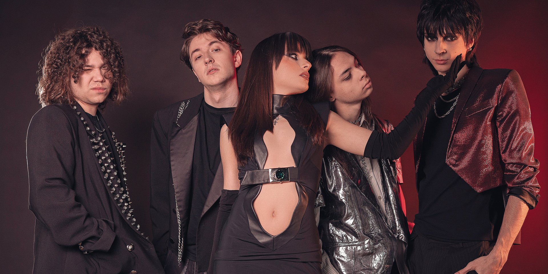 Alexandra Căpitănescu podkręca napięcie singlem „CMYM (Can’t Make You Mine)”