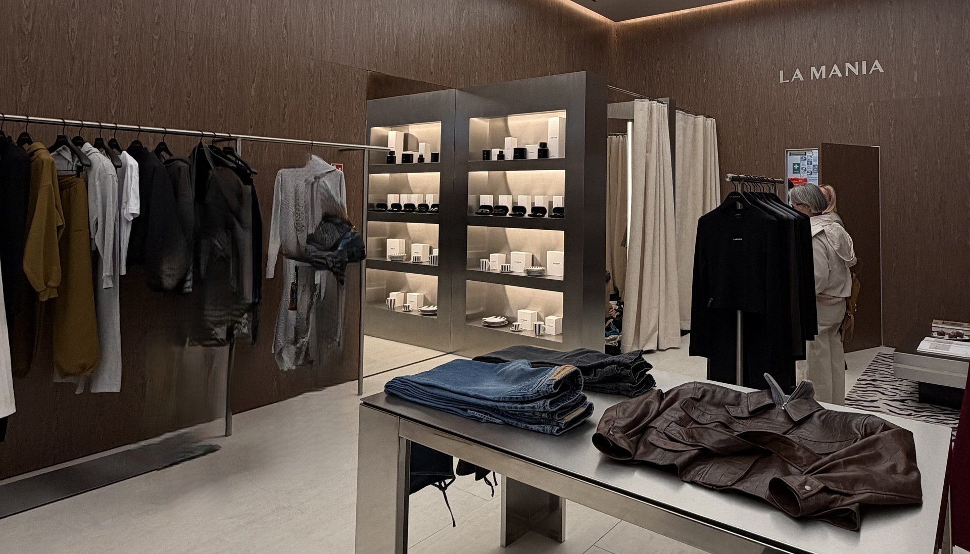 Manufaktura wzmacnia segment premium fashion – LA MANIA otworzyła swój pierwszy butik w Łodzi