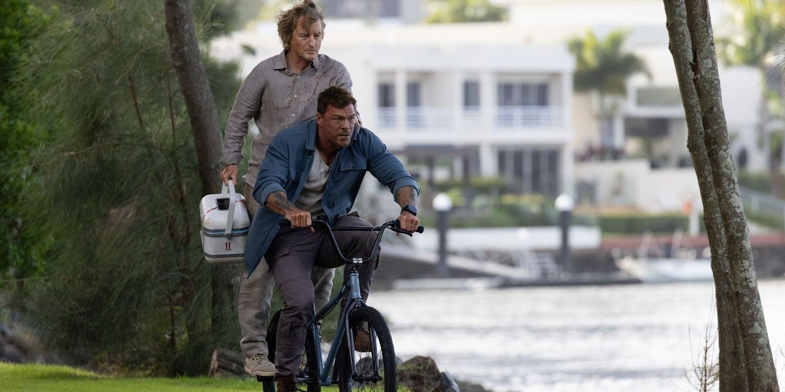 Tego duetu nikt się nie spodziewał. Owen Wilson i Alan Ritchson w filmie RUNNER