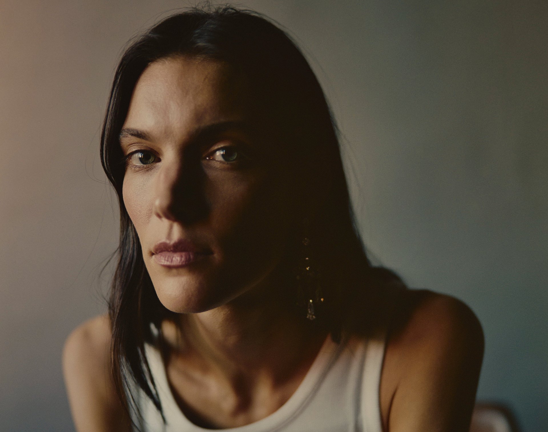 Charlotte Cardin prezentuje dwujęzyczne „Memories” i otwiera nowy rozdział kariery