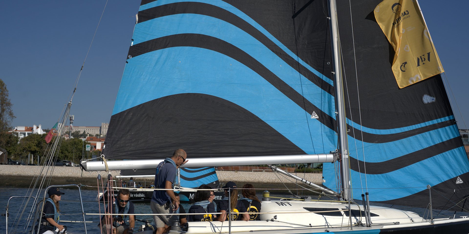 Regata Café Joyeux garante mais de 3.000 horas de formação a jovens com dificuldades intelectuais e do desenvolvimento