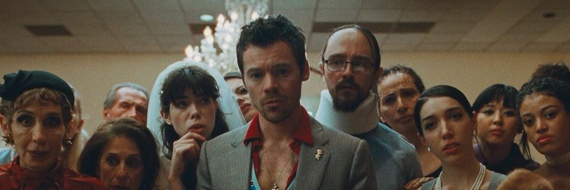 Harry Styles představuje videoklip k singlu „Coming Up Roses“