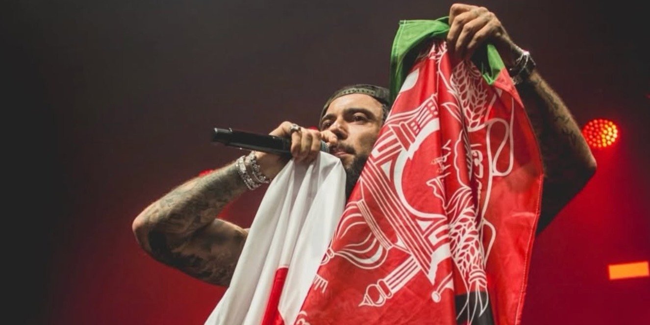 Malik Montana podsumowuje dekadę na scenie. Nowy singiel i teledysk z Torwaru już w sieci!