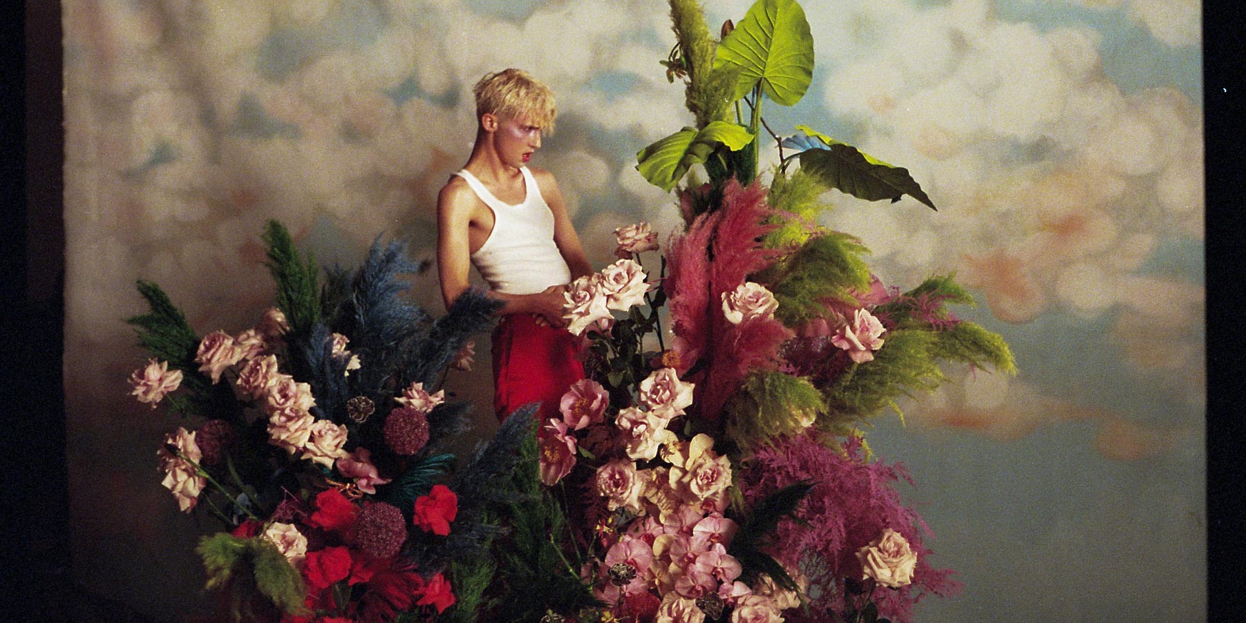 Troye Sivan z klipem do „Lucky Strike”