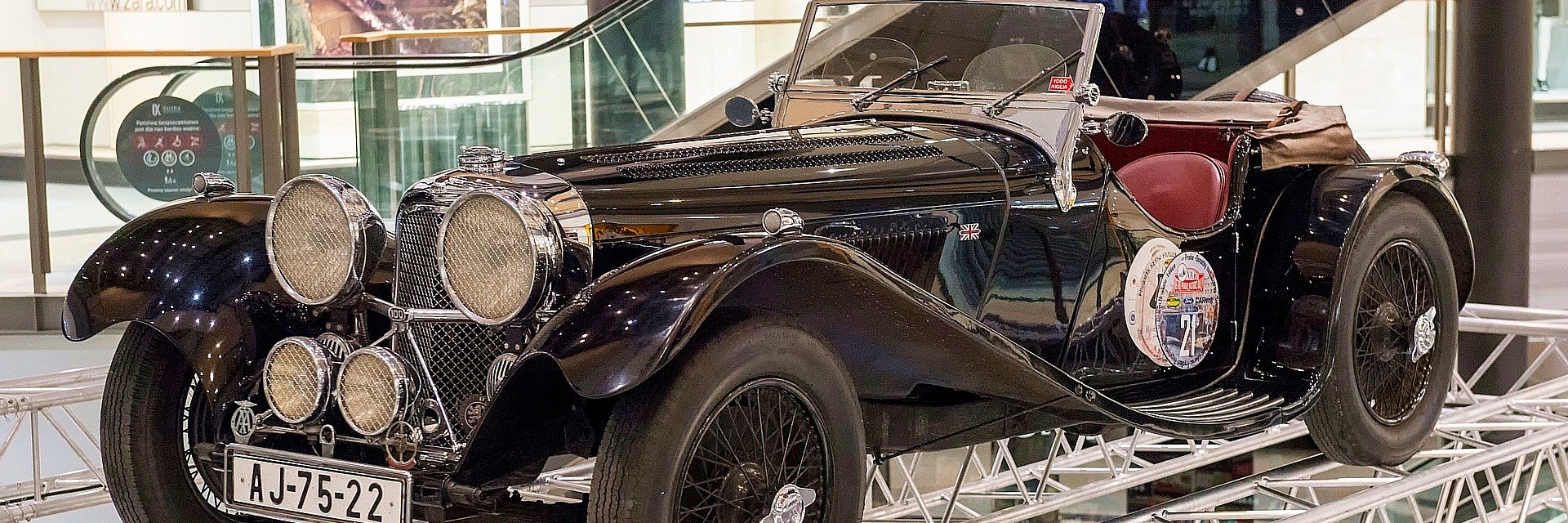 Motolegenda. Wystawa kultowych Jaguarów w Galerii Krakowskiej