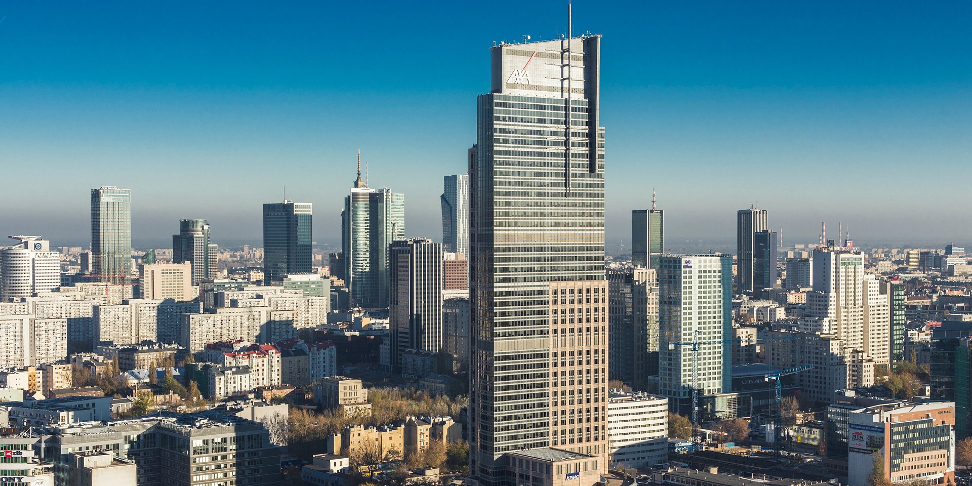 AXA stays in WTT and will create office space based on Activity Based Workplace concept