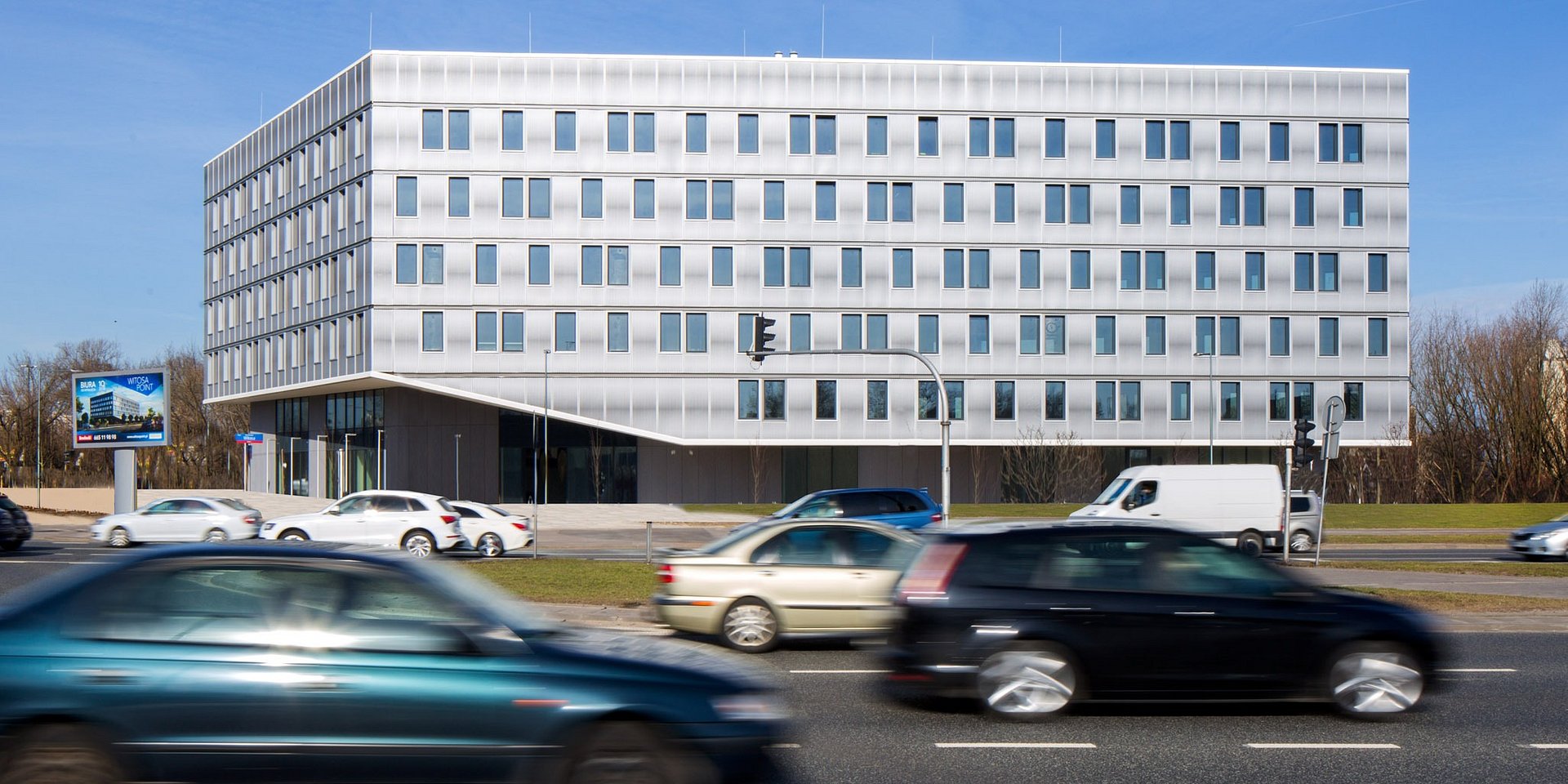 Regus z kolejnym biurem w Warszawie