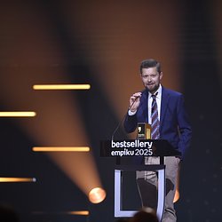 Remigiusz Mróz_Bestsellery Empiku 2025.jpg